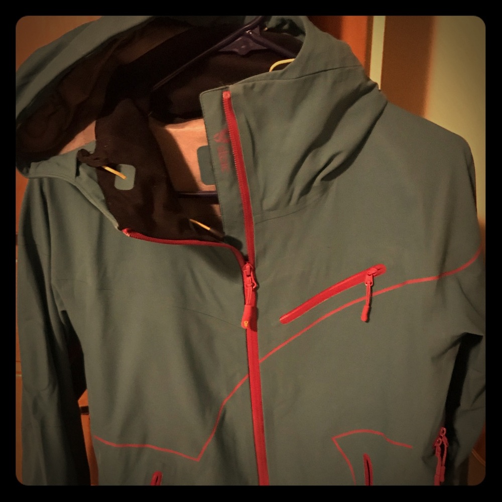 Stoic women’s soft shell jacket